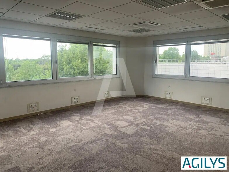Bureau dans Rungis à louer - Photo de l’immeuble – Image 1 sur 5