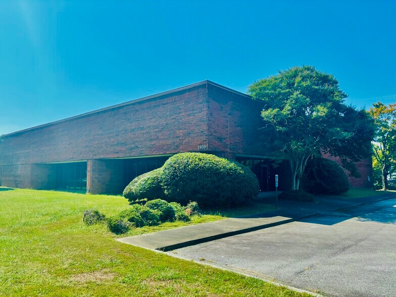 2800 Peterson Pl, Norcross, GA à louer - Photo de l’immeuble – Image 1 sur 9