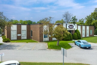 Plus de détails pour 52-54 Lesmill Rd, Toronto, ON - Industriel/Logistique à louer