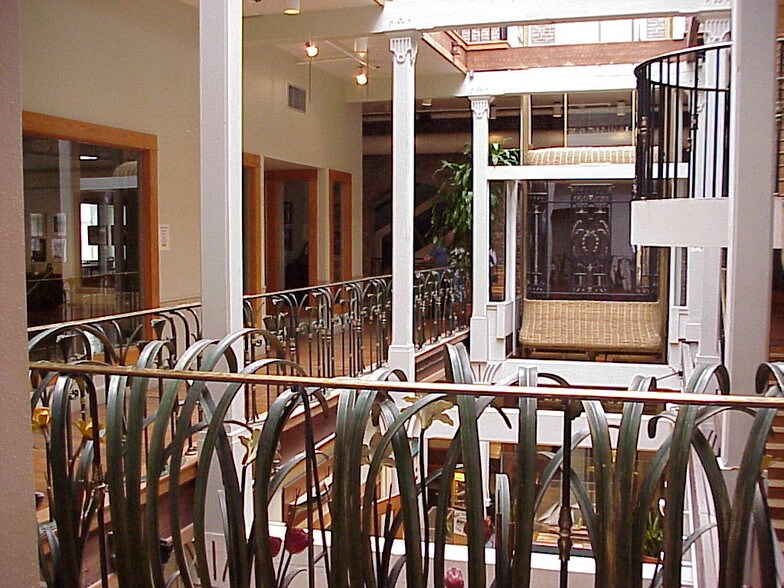 2215 Strand St, Galveston, TX à louer - Photo de l’immeuble – Image 3 sur 7
