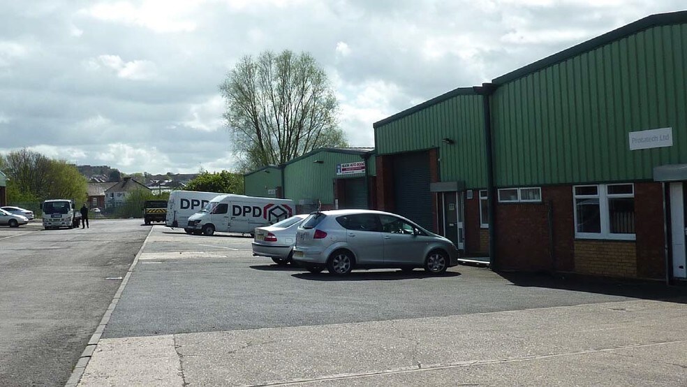 Saltbrook Rd, Halesowen à louer - Photo de l’immeuble – Image 1 sur 2
