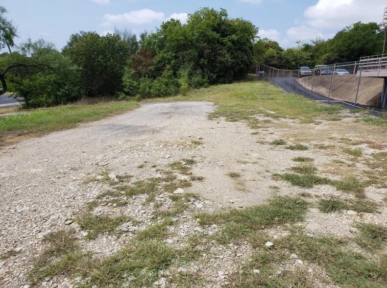 2900 Jacksboro Hwy, Fort Worth, TX à vendre - Photo de l’immeuble – Image 2 sur 4
