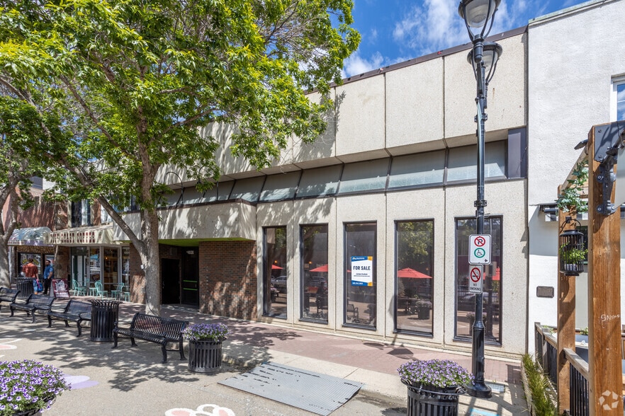 4936 50 St, Red Deer, AB à vendre - Photo principale – Image 1 sur 2