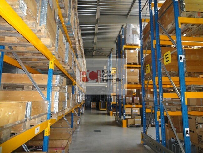 Plus de détails pour Industriel/Logistique à louer