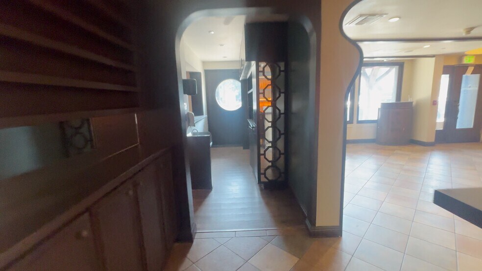 48-50 S De Lacey Ave, Pasadena, CA à vendre - Vidéo sur l’annonce professionnelle – Image 2 sur 6