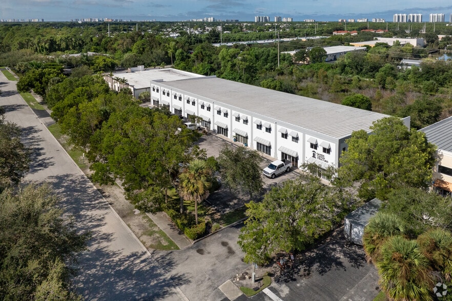 1085 Business Ln, Naples, FL à louer - Aérien – Image 1 sur 1