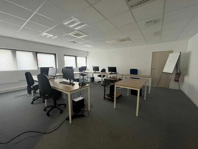 Plus de détails pour Bureau à louer