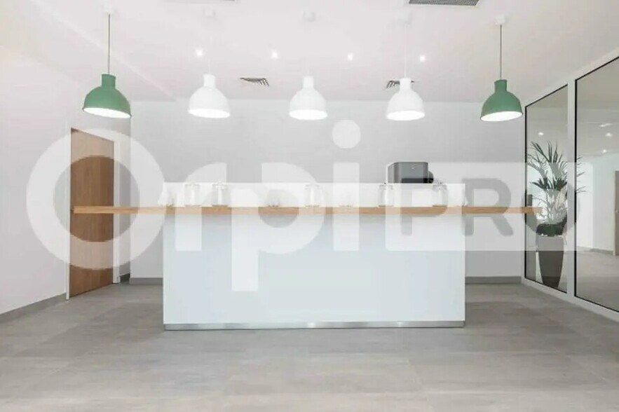 Bureau dans Levallois-Perret à louer - Photo de l’immeuble – Image 3 sur 10