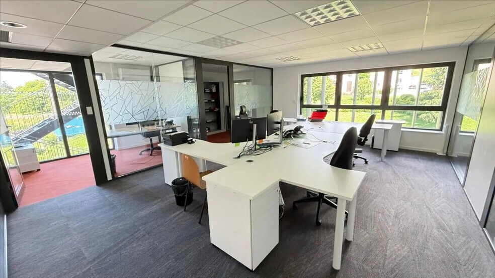 Bureau dans Ceyzériat à louer - Photo de l’immeuble – Image 1 sur 9