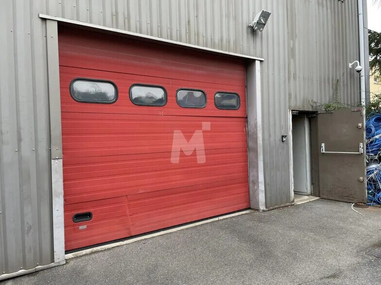 Local d'activités dans Égly à vendre - Photo de l’immeuble – Image 3 sur 9