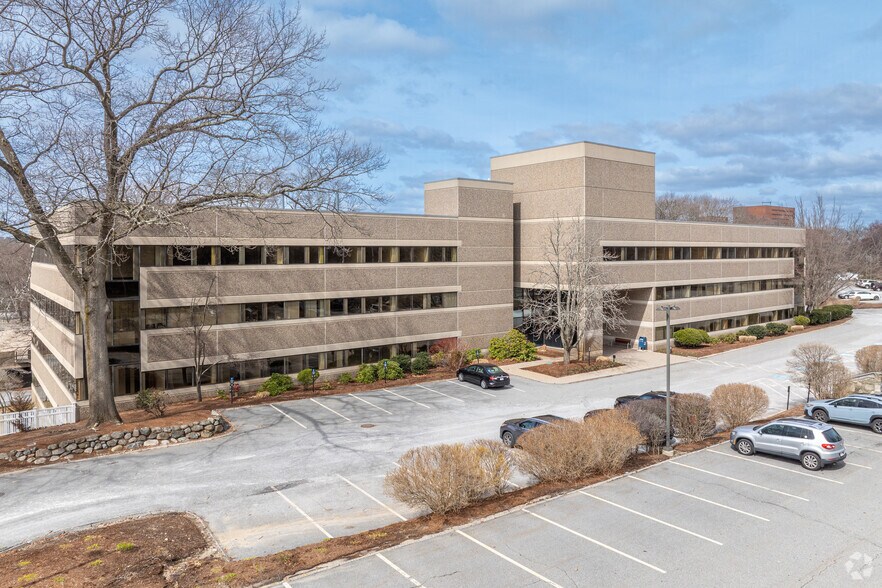 400 Unicorn Park Dr, Woburn, MA à louer - Photo de l’immeuble – Image 1 sur 4