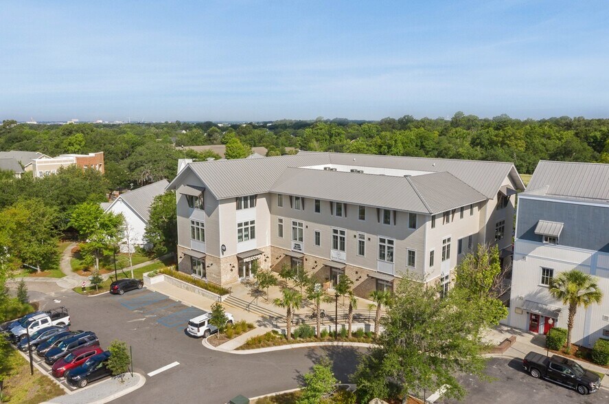 297 Seven Farms Dr, Charleston, SC à vendre - Photo de l’immeuble – Image 2 sur 10