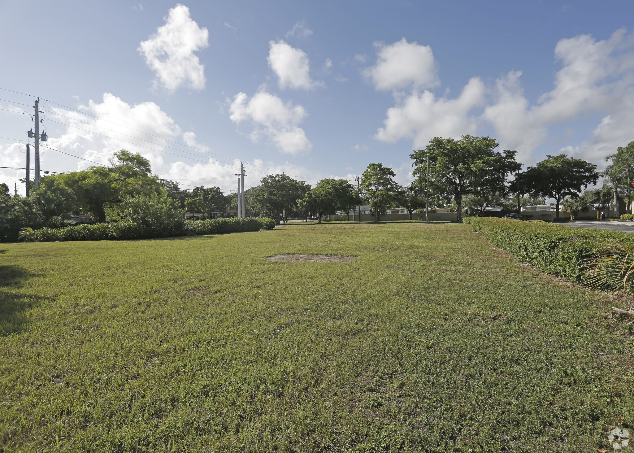 801 W Hallandale Beach Blvd, Hallandale Beach, FL à louer Photo principale– Image 1 sur 7