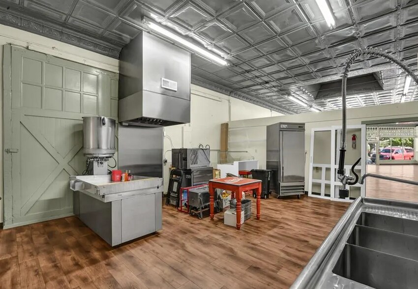 113 W Church St, Weatherford, TX à louer - Photo intérieure – Image 3 sur 4