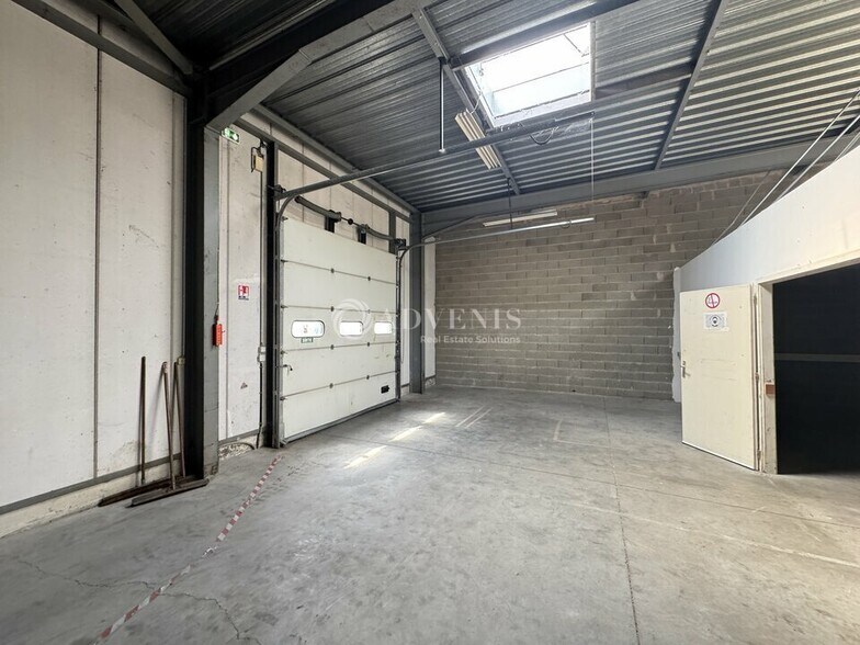 Local d’activités dans Eckbolsheim à louer - Photo de l’immeuble – Image 3 sur 6