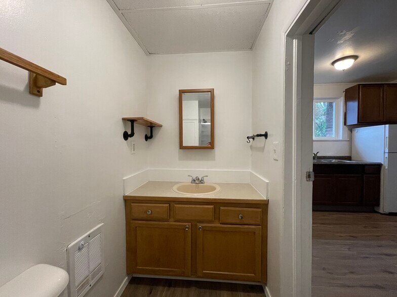 3018 E Olympic Ave, Spokane, WA à vendre - Photo de l’immeuble – Image 3 sur 6