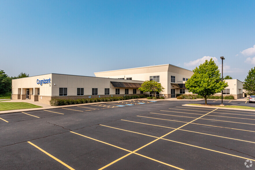 300 SW 24th St, Bentonville, AR à louer - Photo de l’immeuble – Image 1 sur 5