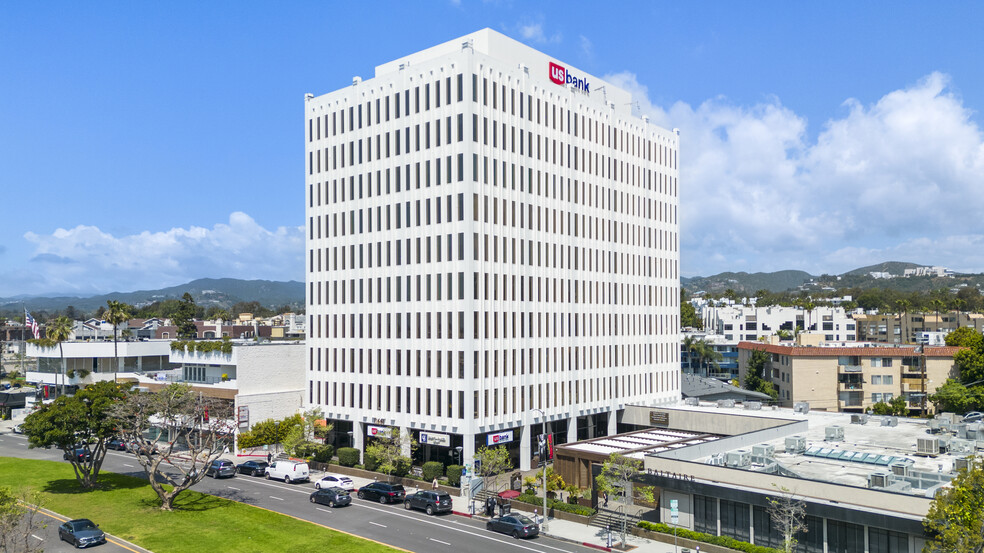 11661 W San Vicente Blvd, Los Angeles, CA à louer - Photo de l’immeuble – Image 1 sur 8