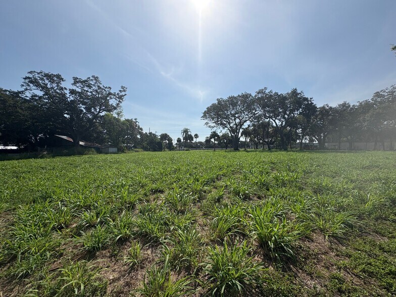 6440 N HWY US 1, Melbourne, FL à louer - Photo de l’immeuble – Image 3 sur 5