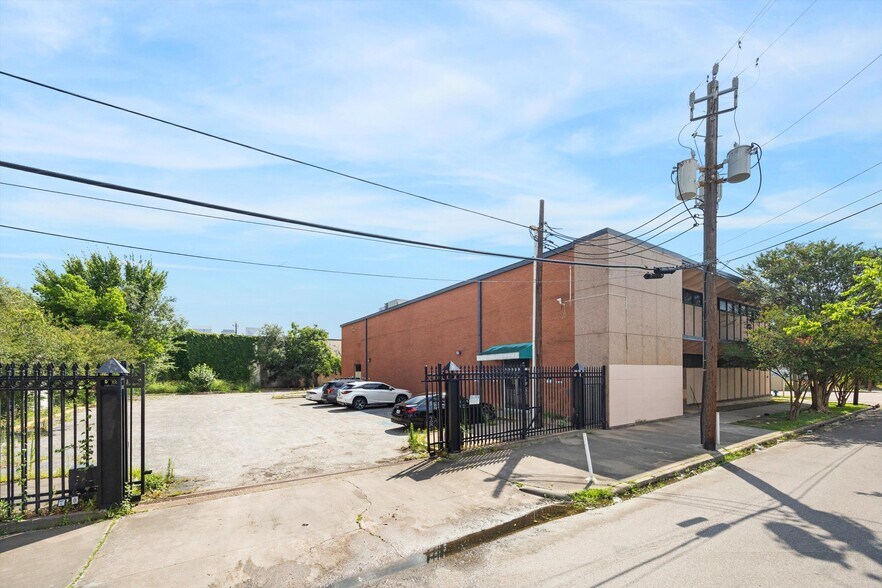 2918 San Jacinto St, Houston, TX à vendre - Photo de l’immeuble – Image 3 sur 17