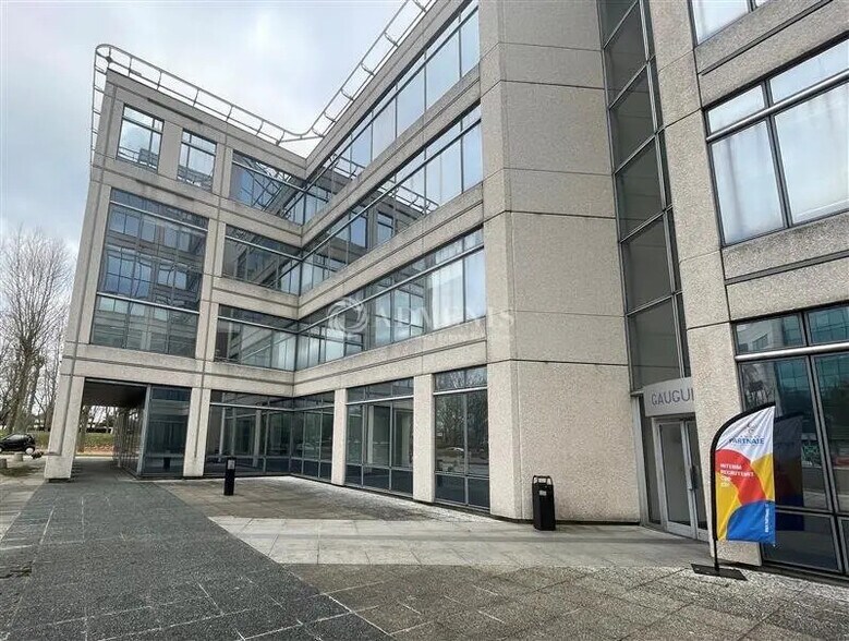 Bureau dans Villepinte à vendre - Photo de l’immeuble – Image 1 sur 10