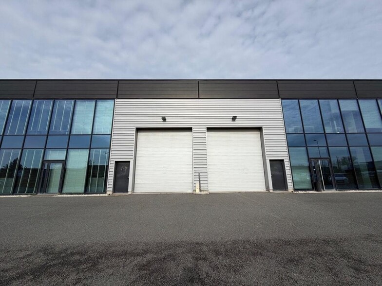 Local d’activités dans Saint-Laurent-d'Agny à louer - Photo de l’immeuble – Image 1 sur 7