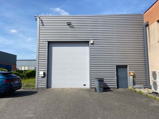 9 Rue Jean Perrin, Genas à vendre - Photo de l’immeuble – Image 2 sur 6