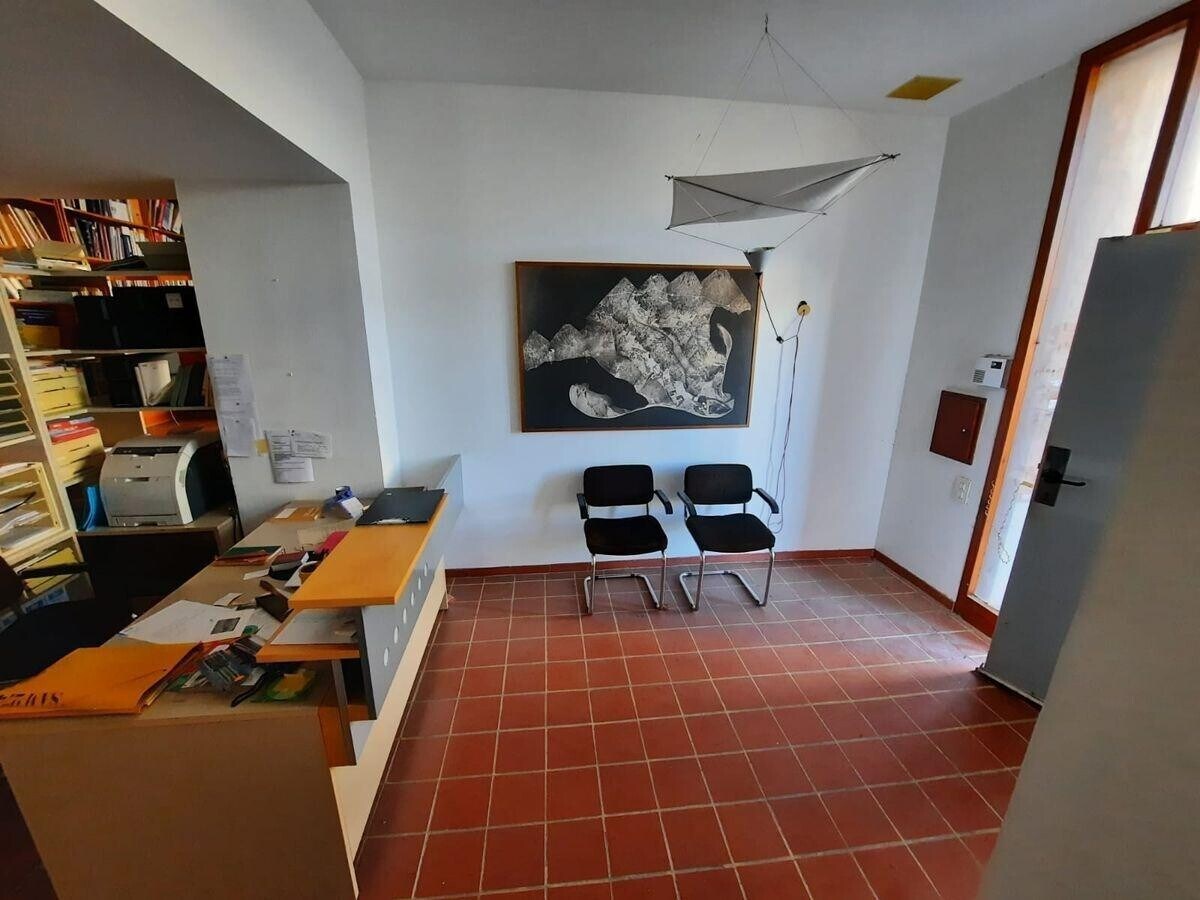 View Photo