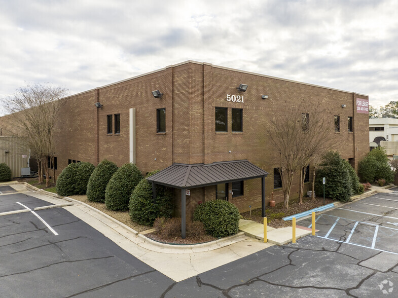5021 Bradford Dr NW, Huntsville, AL à louer - Photo de l’immeuble – Image 1 sur 11