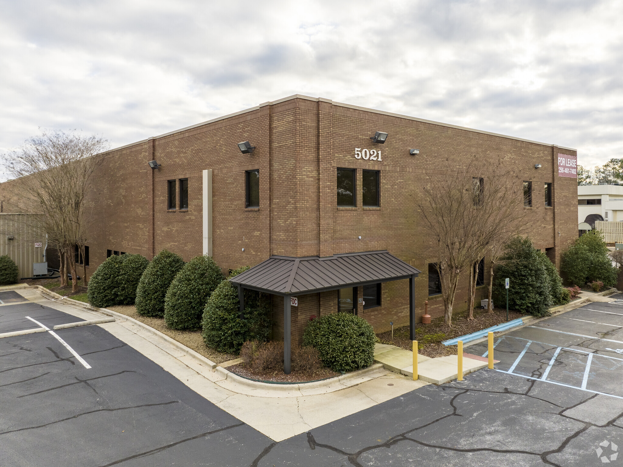 5021 Bradford Dr NW, Huntsville, AL à louer Photo de l’immeuble– Image 1 sur 12