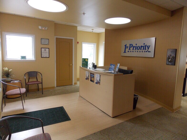 1547 US-9, Clifton Park, NY à louer - Photo de l’immeuble – Image 3 sur 13