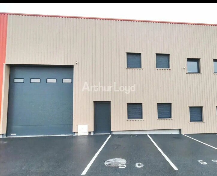 Industriel/Logistique dans Reims à vendre - Photo de l’immeuble – Image 1 sur 2