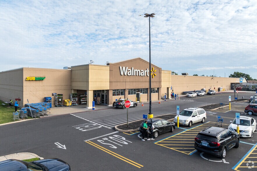 1530-1578 Chester Pike, Eddystone, PA à louer - Photo principale – Image 3 sur 9