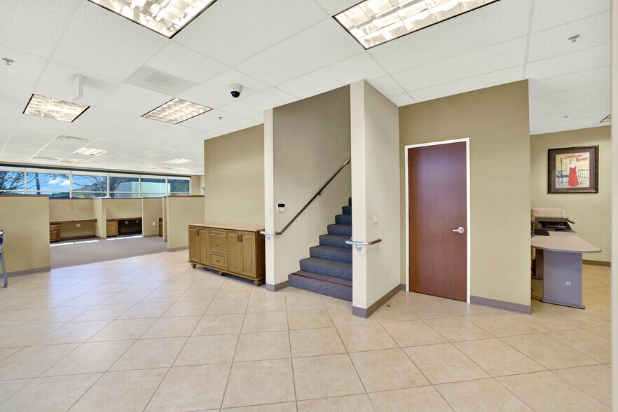 232 Avenida Fabricante, San Clemente, CA à louer - Photo de l’immeuble – Image 3 sur 10