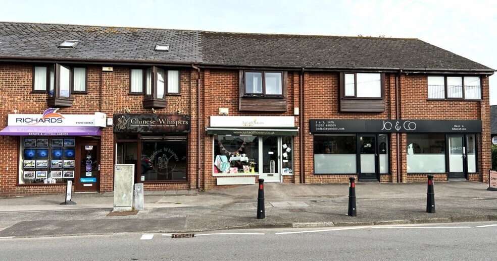 147 Wareham Rd, Corfe Mullen à vendre - Photo de l’immeuble – Image 2 sur 10