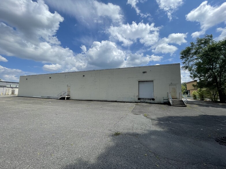 425 Rt 46 W, Fairfield, NJ à louer - Photo de l’immeuble – Image 3 sur 9