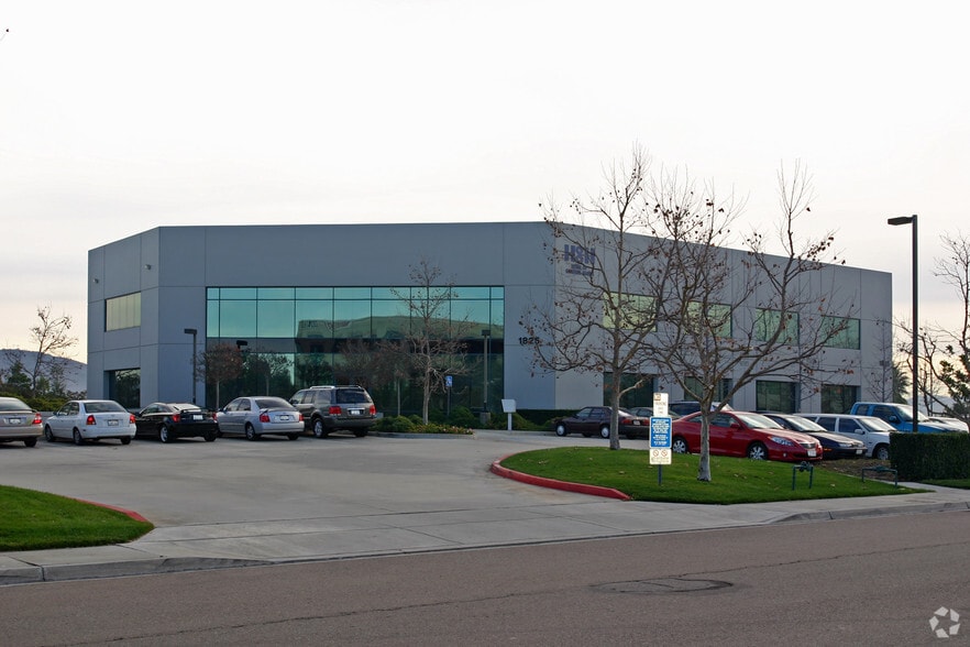 1825 Gillespie Way, El Cajon, CA à louer - Photo de l’immeuble – Image 2 sur 5