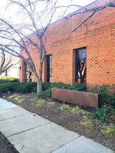 7904-7914 Queenair Dr, Gaithersburg, MD à louer Photo de l’immeuble– Image 1 sur 7