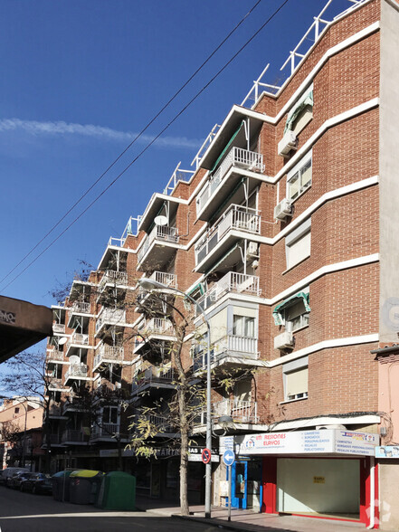 Calle Teniente Ruiz, 15, Alcalá de Henares, Madrid à louer - Photo de l’immeuble – Image 2 sur 3