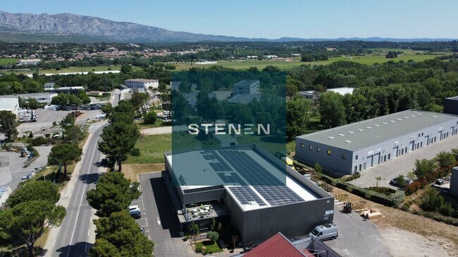 Plus de détails pour 39 Avenue Gaston Imbert, Rousset - Bureau, Industriel/Logistique à louer