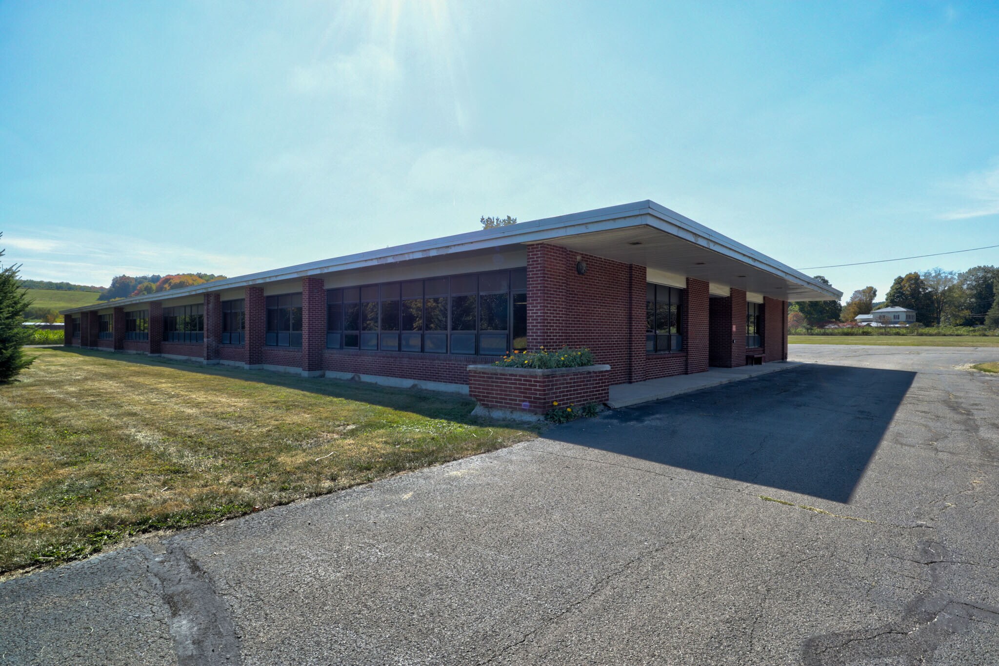 4960 Hill Rd, Kennedy, NY à louer Photo principale– Image 1 sur 51