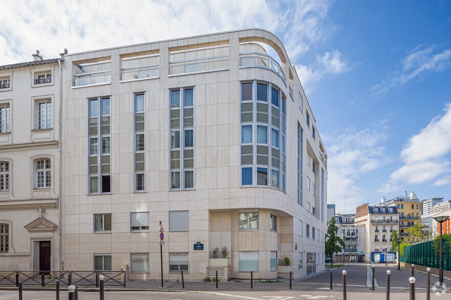 Immeuble residentiel dans Paris à vendre - Photo de l’immeuble – Image 3 sur 3