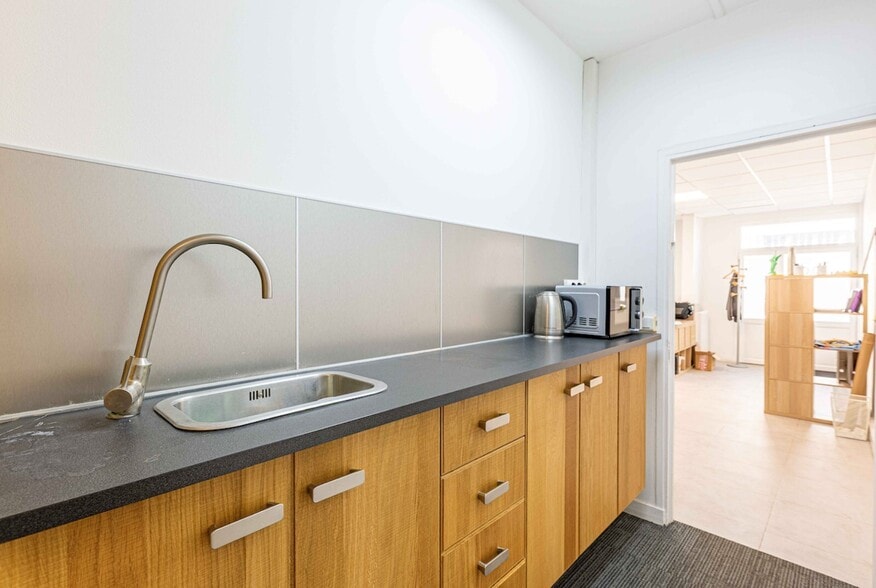33 Rue Des Artistes, Paris à vendre - Photo de l’immeuble – Image 2 sur 9
