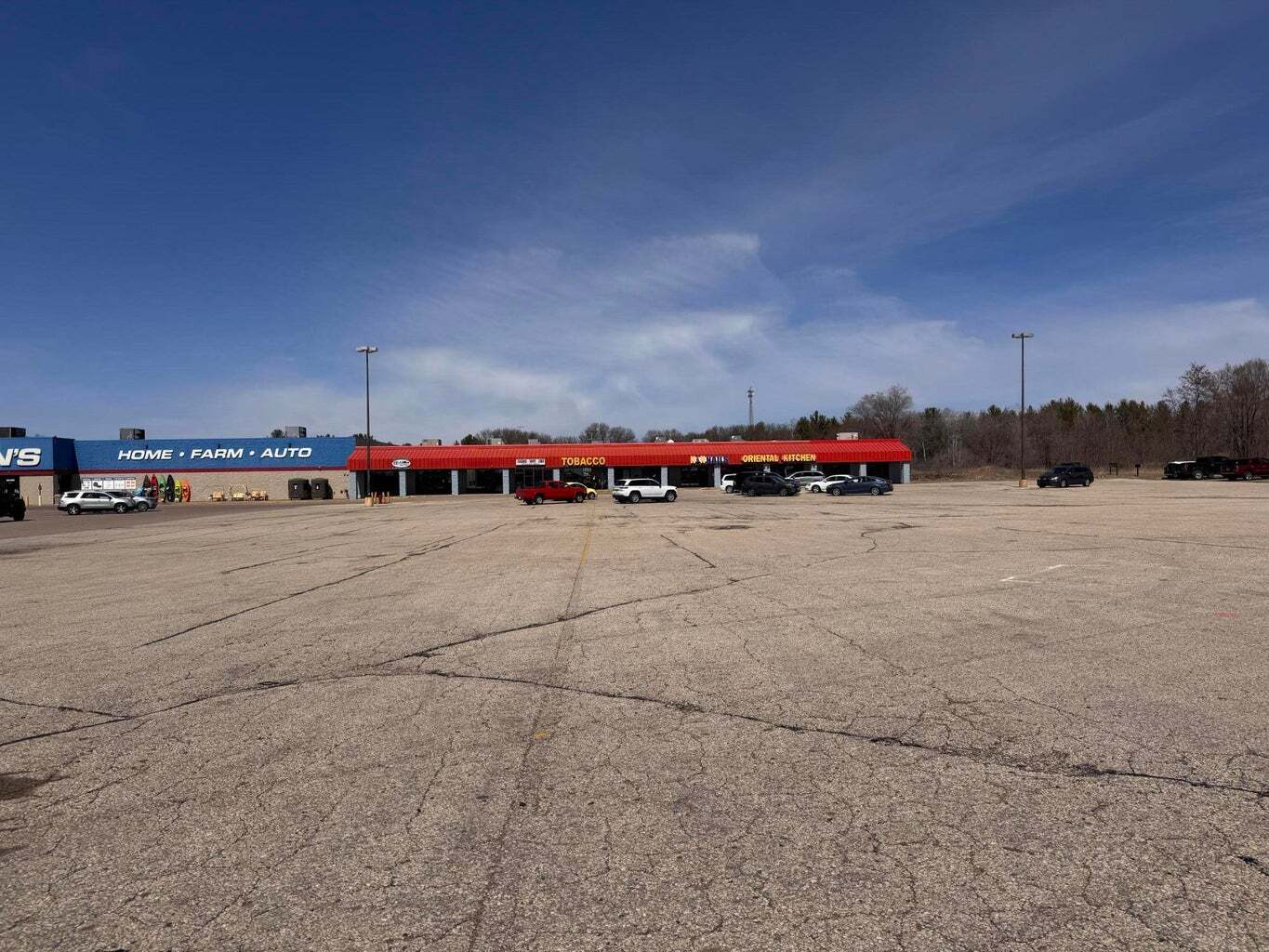 620-628 State Highway 54, Black River Falls, WI à louer Photo de l’immeuble– Image 1 sur 5