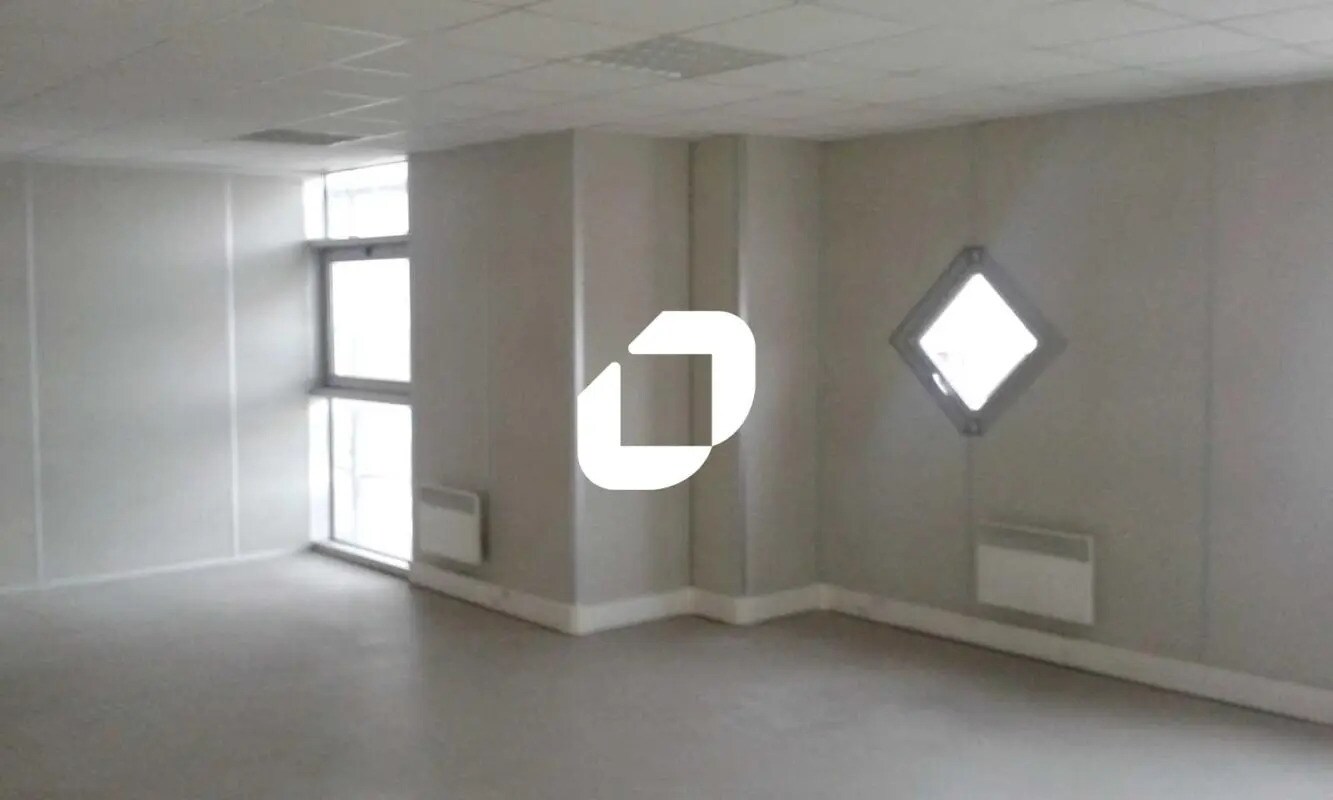 Bureau dans Clichy-sous-Bois à louer Photo intérieure– Image 1 sur 6