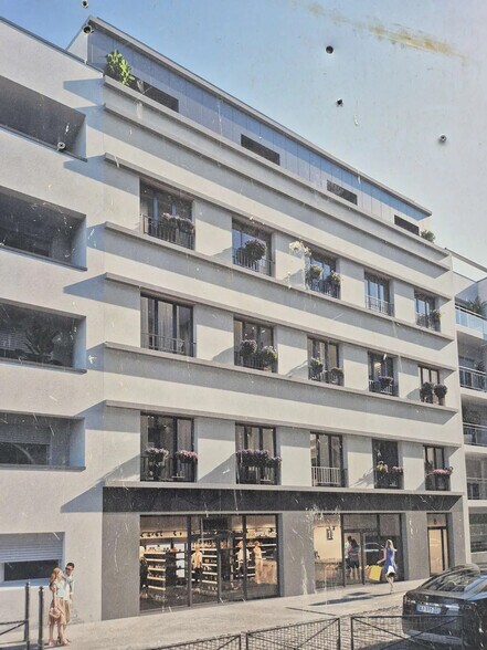 Local commercial dans Paris à louer - Photo de l’immeuble – Image 1 sur 3