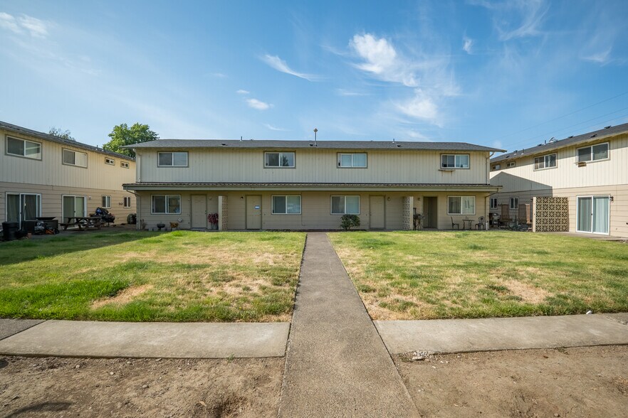 455 W D St, Halsey, OR à vendre - Photo de l’immeuble – Image 3 sur 17