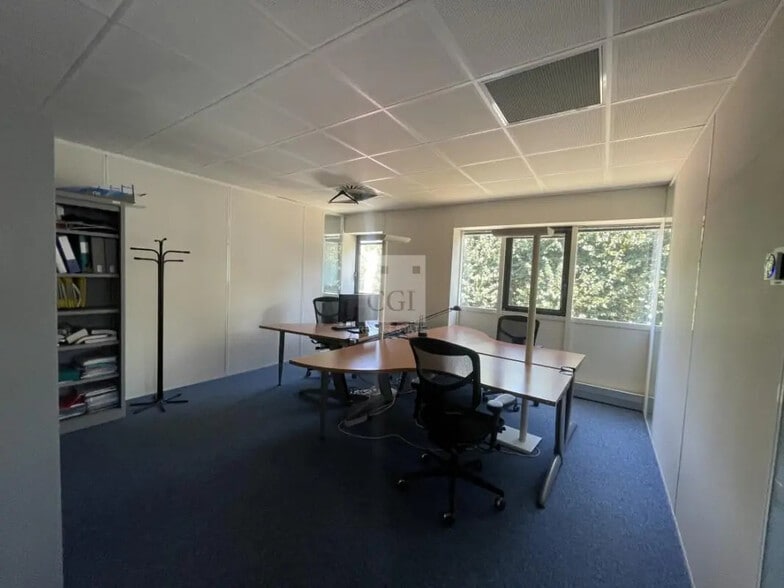 Bureau dans Eybens à louer - Photo de l’immeuble – Image 3 sur 7