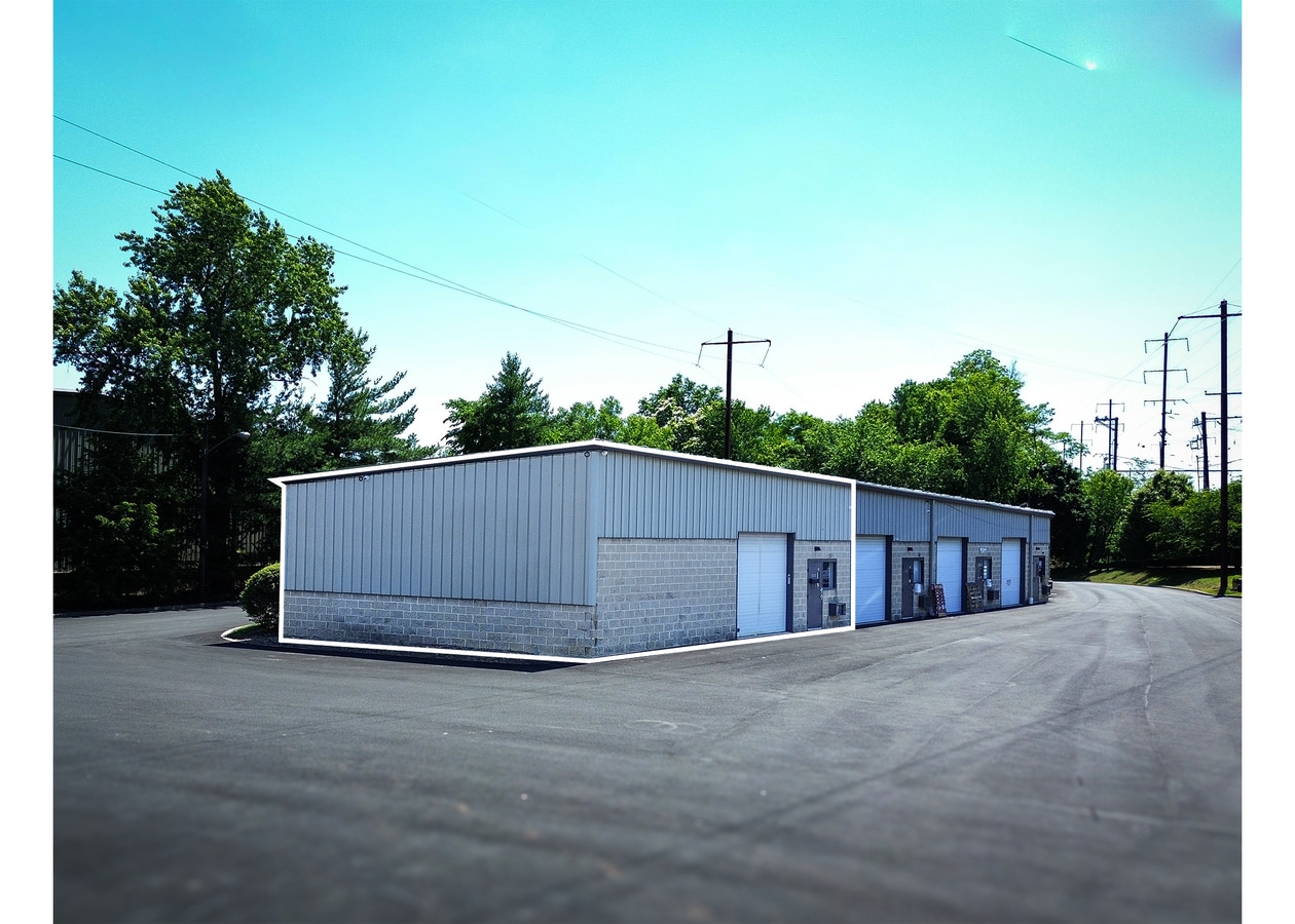 800 New Brunswick Ave, Rahway, NJ 07065 - Lot 8 - - Photo intérieure - Image 1 of 1