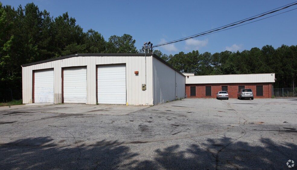 1511 Commercial Ct, Jonesboro, GA à louer - Photo principale – Image 1 sur 5